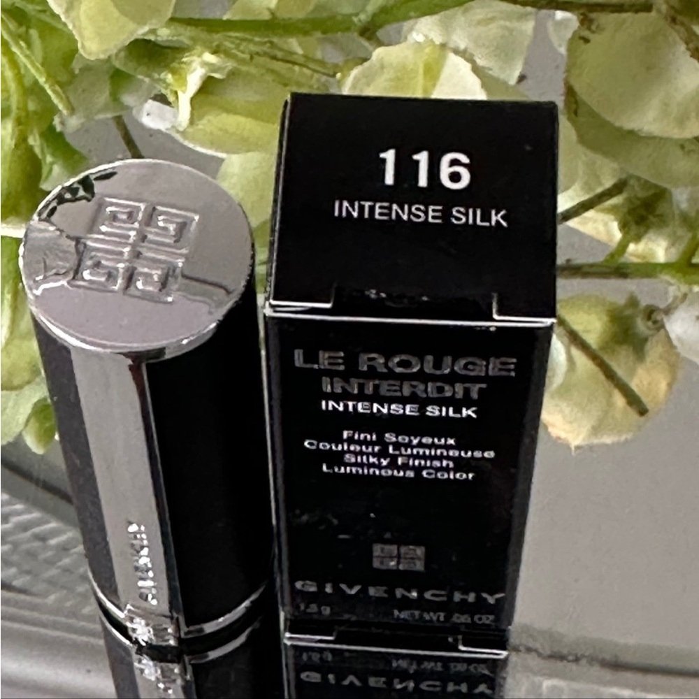 Givenchy - Picture 8 of 9